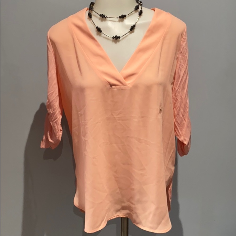 NWOT New York and Company V neck Top size small